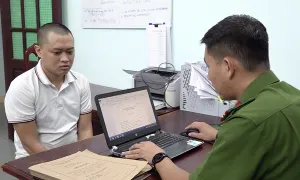 'Bắt' con để ép mẹ gặp nói chuyện